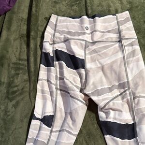 lululemon athletica Leggings - Black and Cream Waves